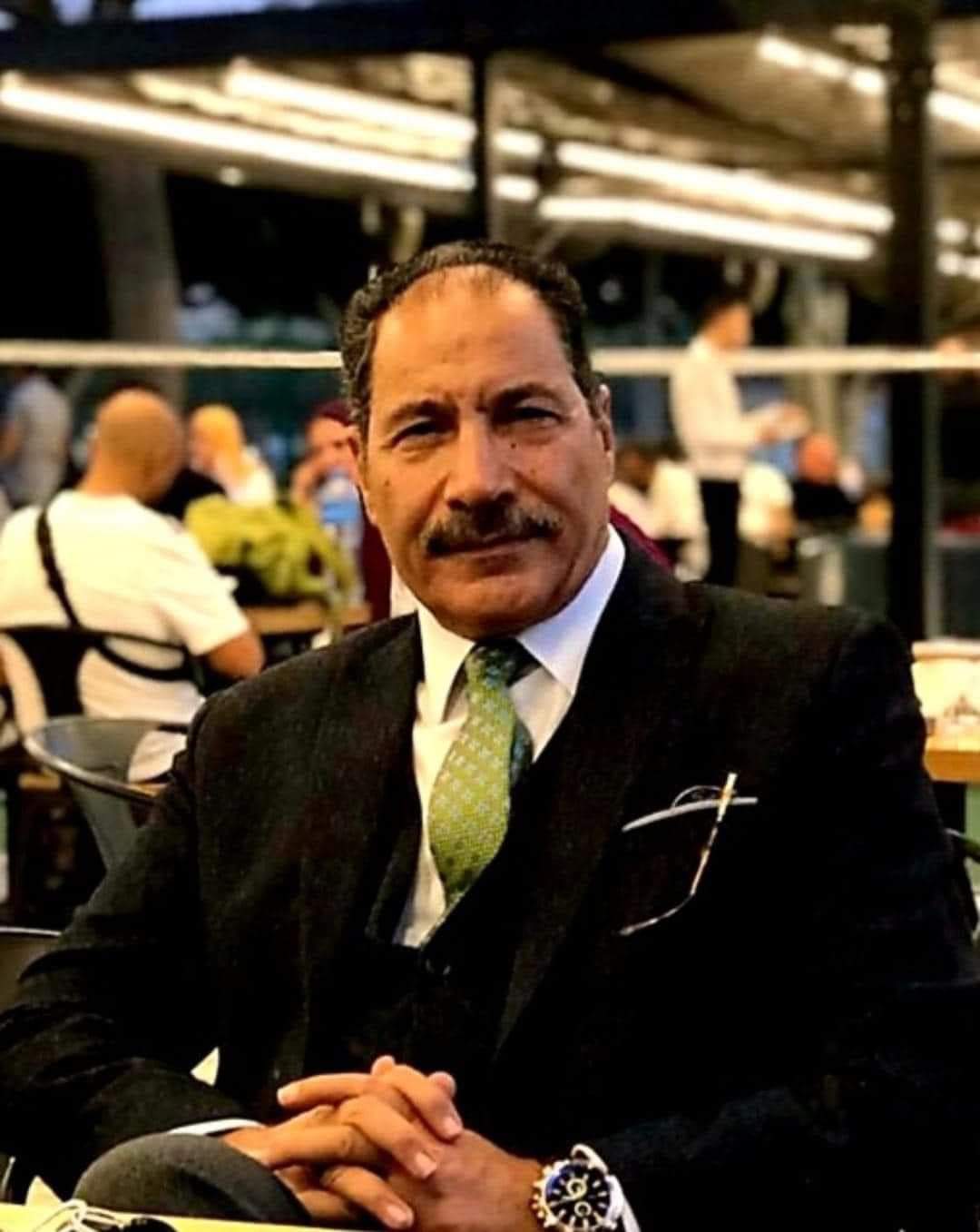 ليه بنحب شخص ويدخل قلوبنا في ثانيه ونكره شخص تاني مهما حاول يقرب منا ومابينزلش لنا من زورنامهما حاول الإقتراب