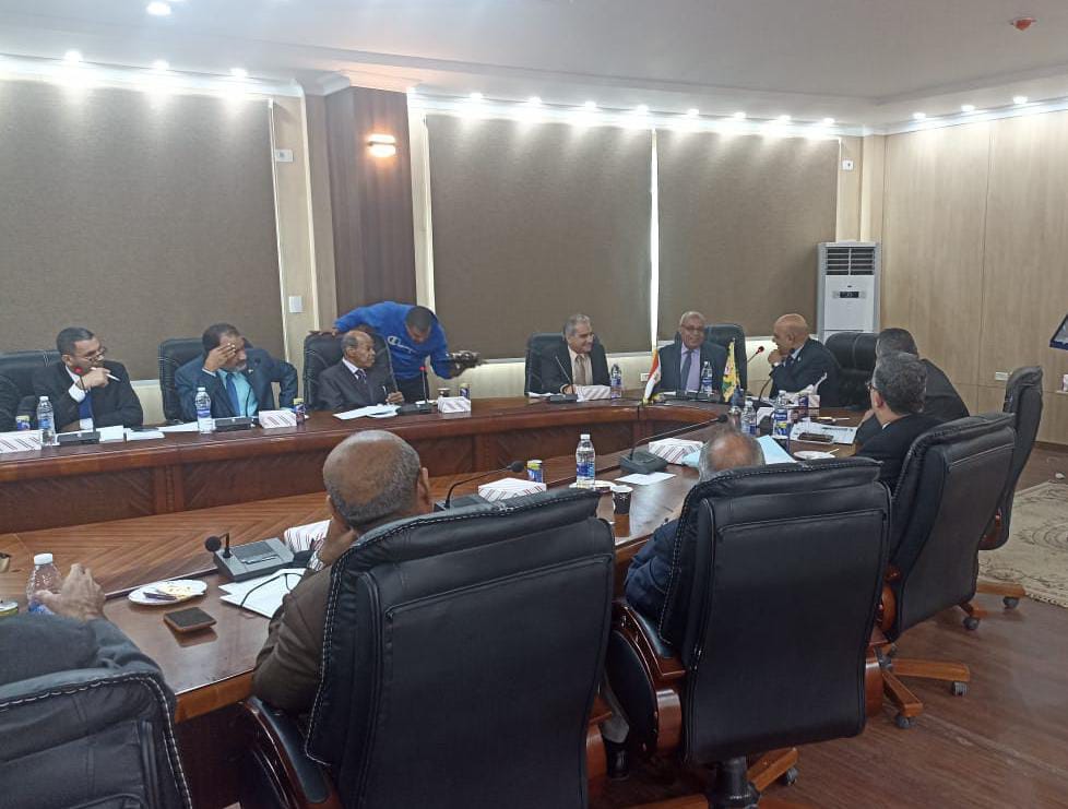 مجلس جامعة أسوان يناقش انتظام العملية التعليمية مع اتخاذ كافة الإجراءات والتجهيزات لامتحانات الفصل الدراسي الاول