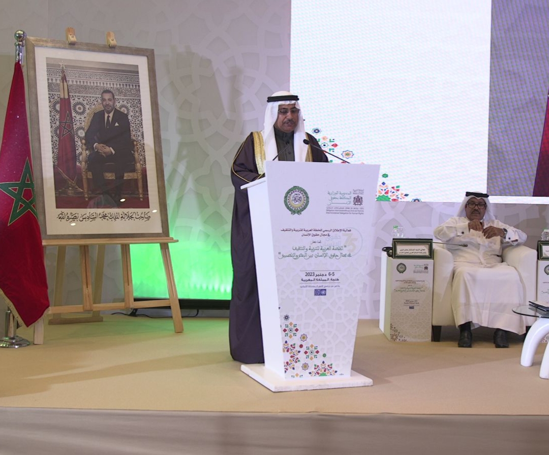 العسومي: بعض الدول الكبرى في تعاملها مع ما يحدث في غزة ألقت بمبادئ القانون الدولي في مزبلة التاريخ، والنظرة الدولية إلى القانون الدولي الإنساني تحتاج إلى تغيير جذري