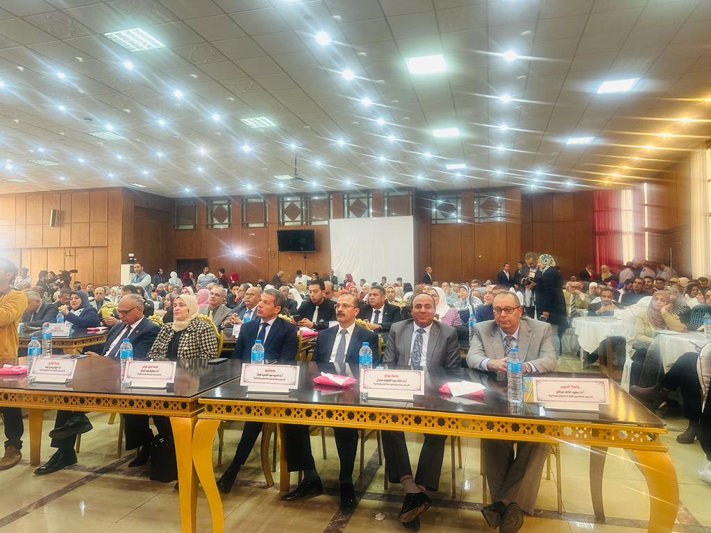 جامعة سوهاج تشارك في فعاليات مؤتمر المستقبل الأخضر بجامعة المنوفية