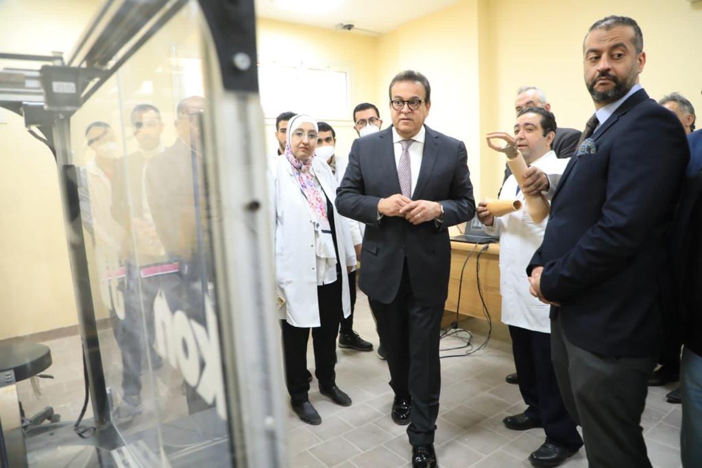وزير الصحة يتفقد معدلات الإنجاز بمشروع تطوير المعهد القومي للجهاز الحركي العصبي