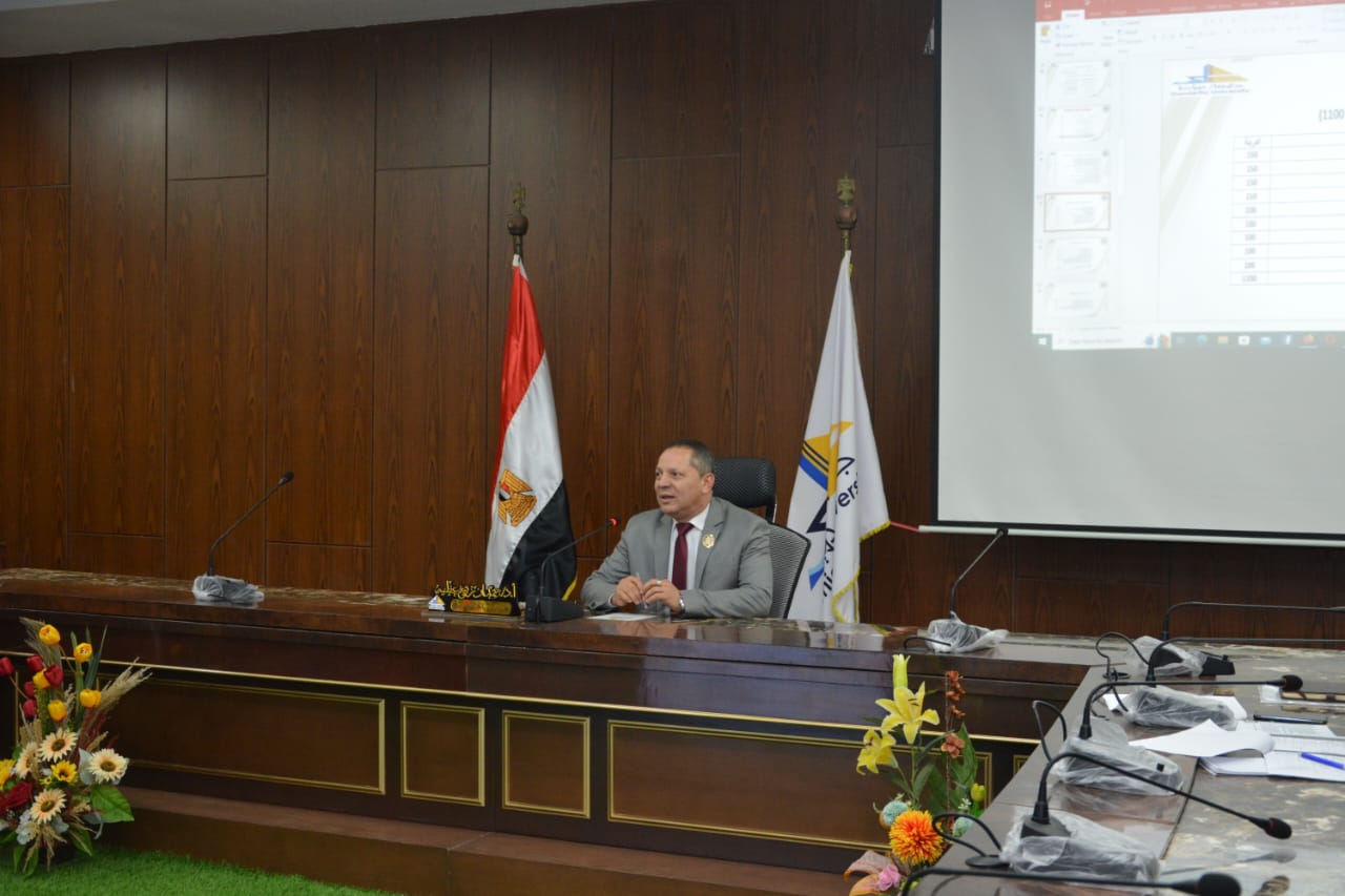 الدكتور حمدان ربيع رئيس جامعة دمياط مسابقة أفضل جامعة صديقة للبيئة لعام 2024