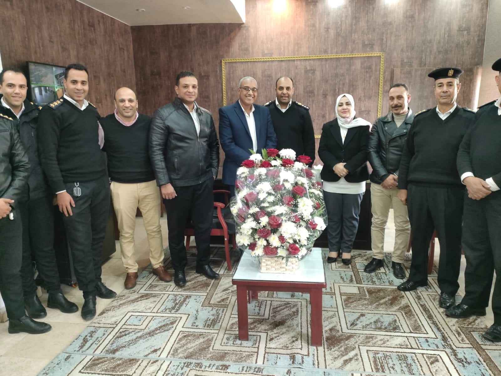 مدير عام أداره بدر التعليميه تزور قسم شرطه بدر لتهنئة رجال الشرطه في عيدهم