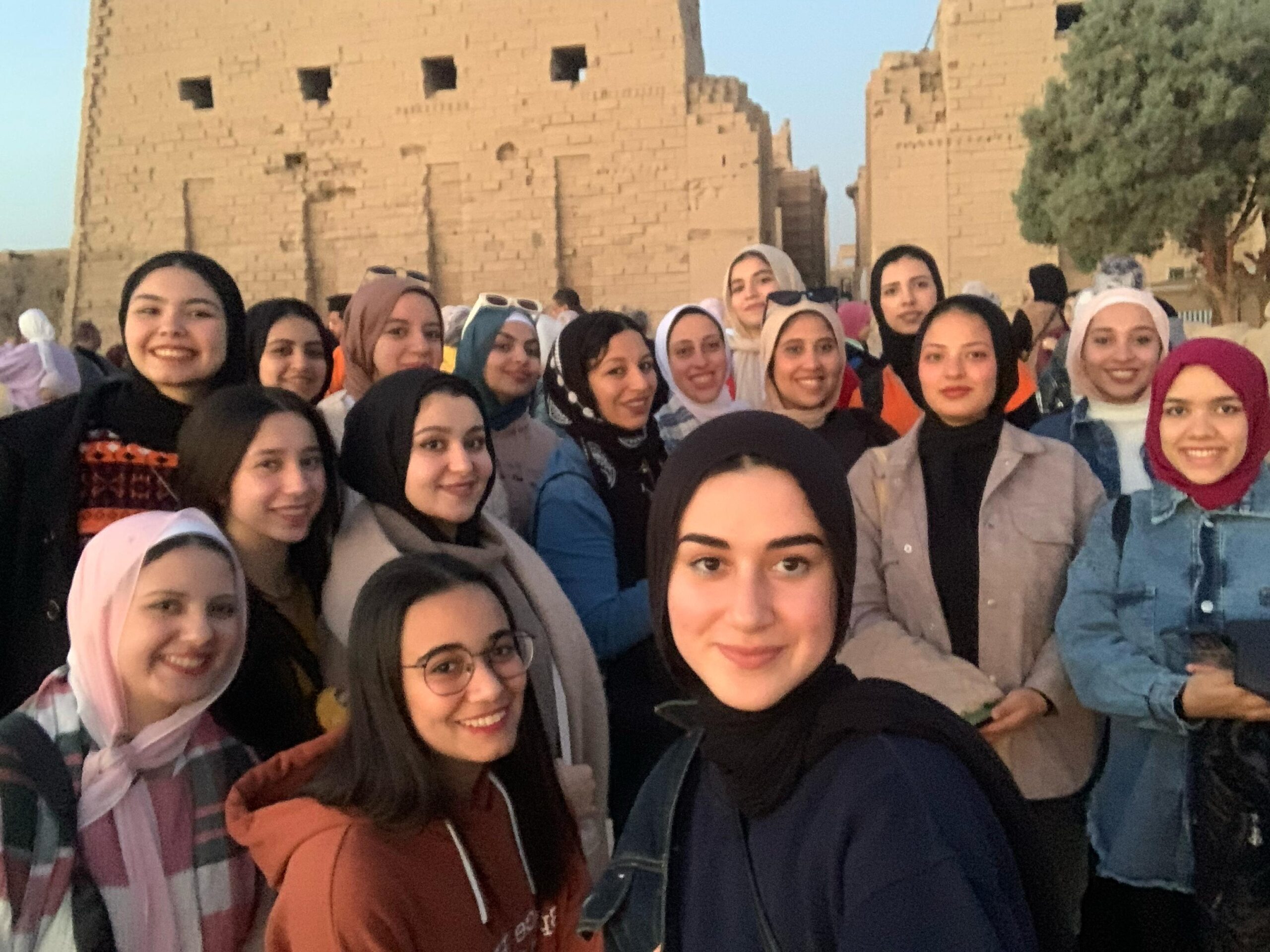 جامعة الزقازيق تطلق رحلات قطار الشباب “إعرف بلدك” إلى الأقصر وأسوان