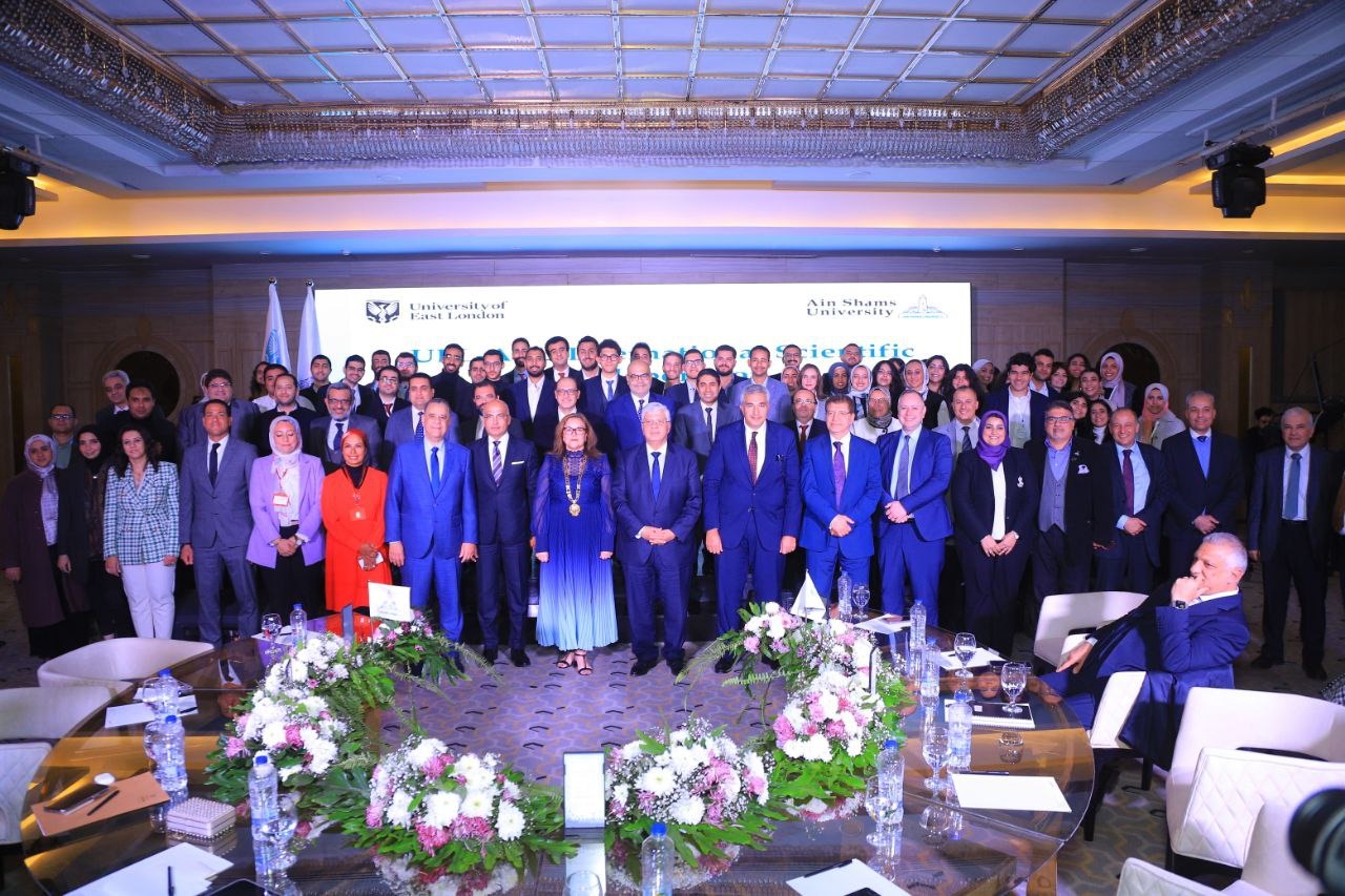 وزير التعليم العالي ورئيس جامعة عين شمس يشهدان حفل تخرج الطلاب الحاصلين على الشهادة المزدوجة بكليتي الهندسة والحاسبات والمعلومات