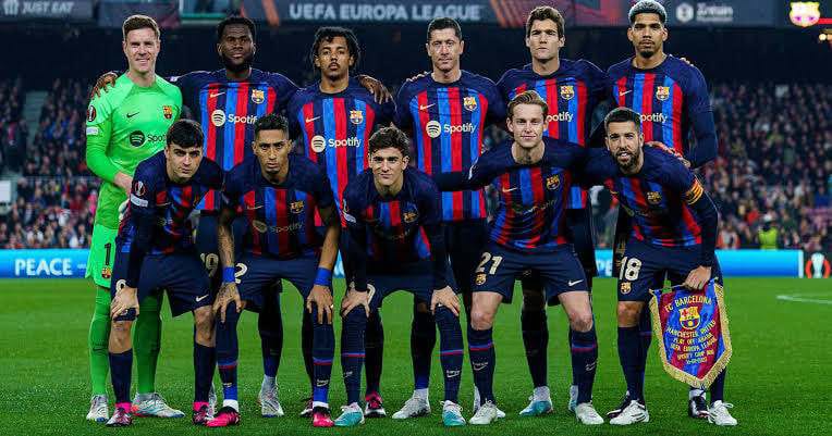 الهولندي يشعر بخيبة الأمل ويقترب من الرحيل عن برشلونة بالميركاتو الصيفي المقبل