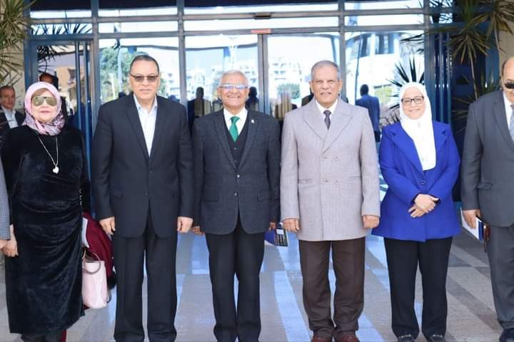 محافظ الشرقية: الدولة تولي إهتماما كبيراً بتحسين مستوى التعليم العالي وتشجيع البحث العلمي