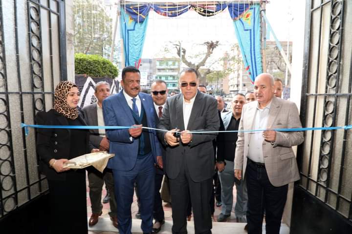 محافظ الشرقية يفتتح معرض السلع والمواد الغذائية والملابس بمدينة الزقازيق