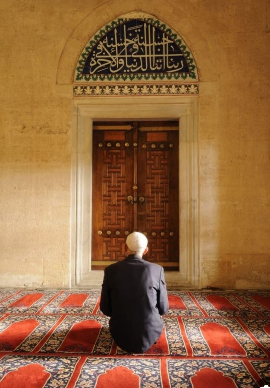 الصلاة صلة باللِّهِ