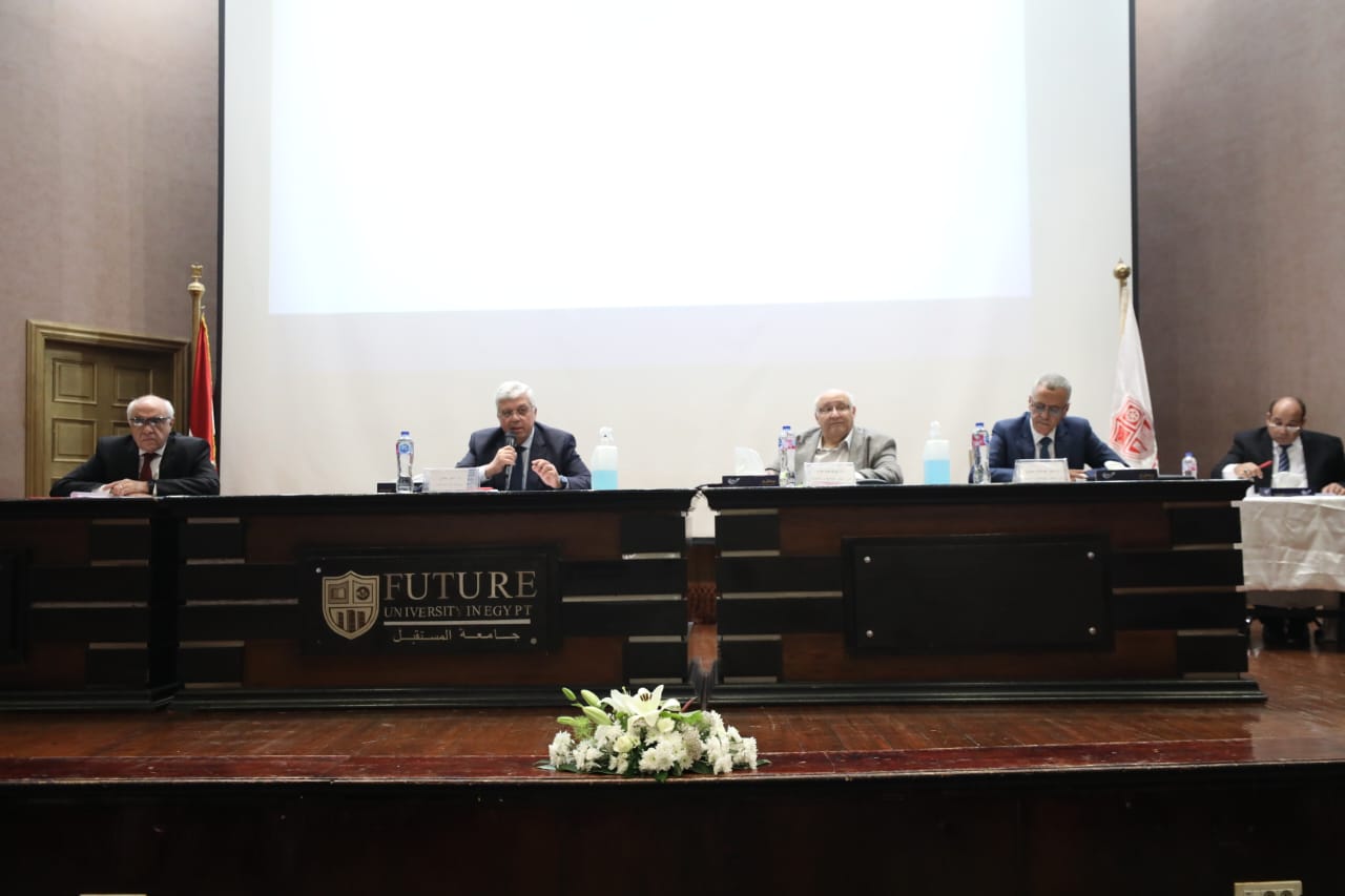 وزير التعليم العالي يرأس اجتماع مجلس الجامعات الخاصة بجامعة المستقبل