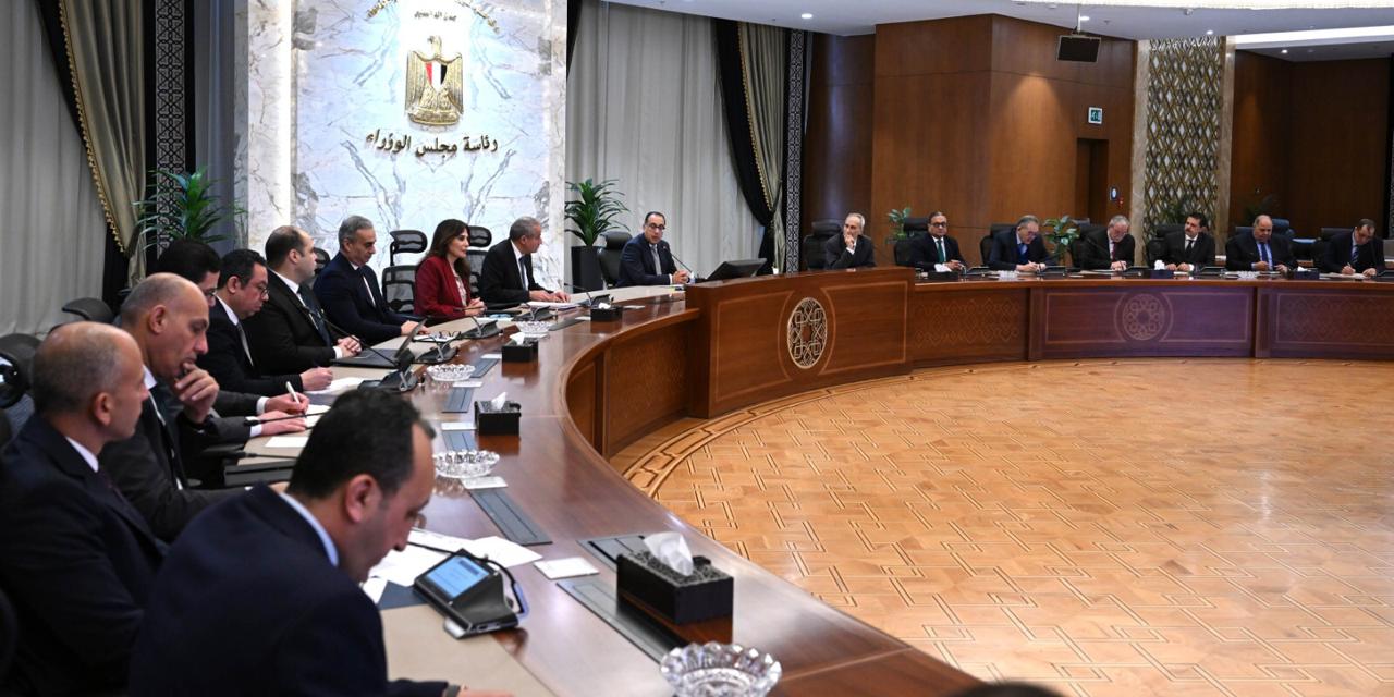 رئيس الوزراء يتابع إجراءات زيادة المعروض من السكر في الأسواق