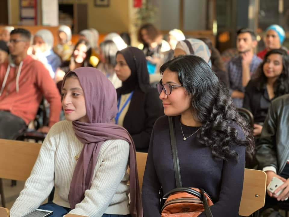 طلاب يستعرضون طقوس رمضان في روسيا