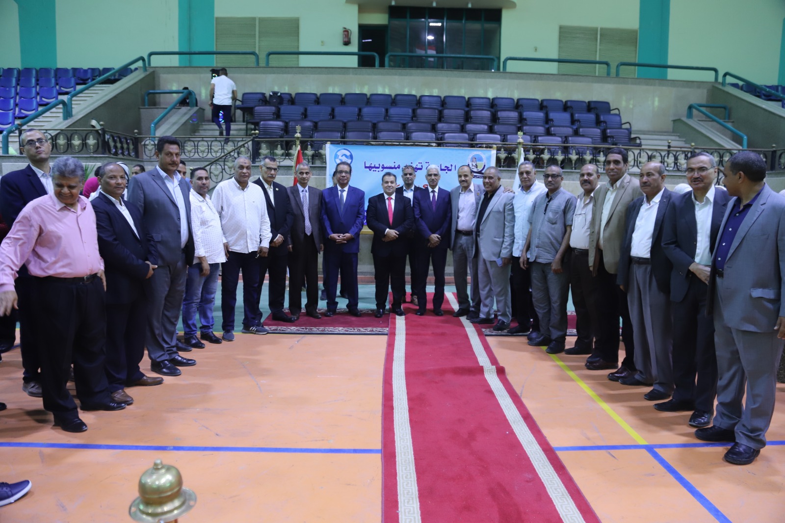 انطلاق احتفالية معايدة عيد الفطر بجامعة جنوب الوادي