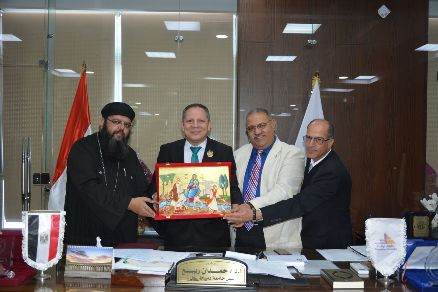 رئيس جامعة دمياط يستقبل وفداً من الكنيسة المطرائية ويهنئ البطلة يمنى عياد لتأهلها لنهائى كأس أفريقيا