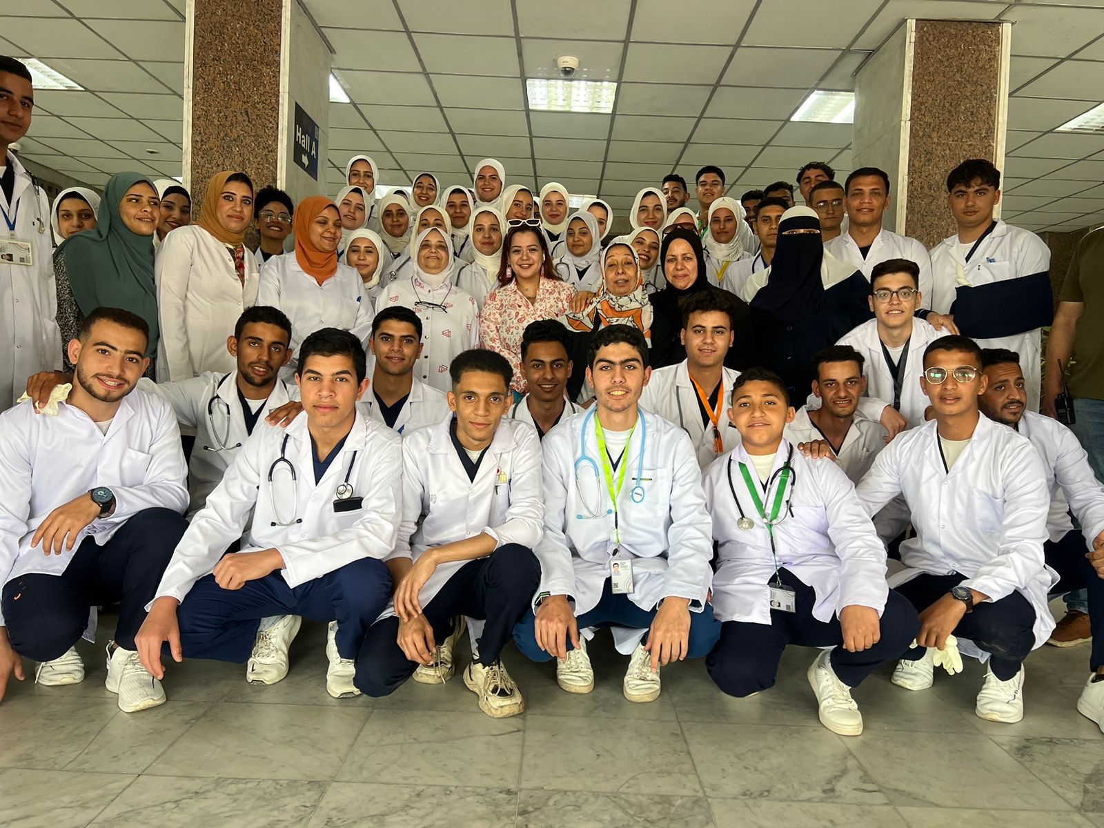 معهد تيودور بلهارس للأبحاث يستقبل طلبة تمريض جامعة الجلالة الأهلية للتدريب العملي بمستشفى المعهد