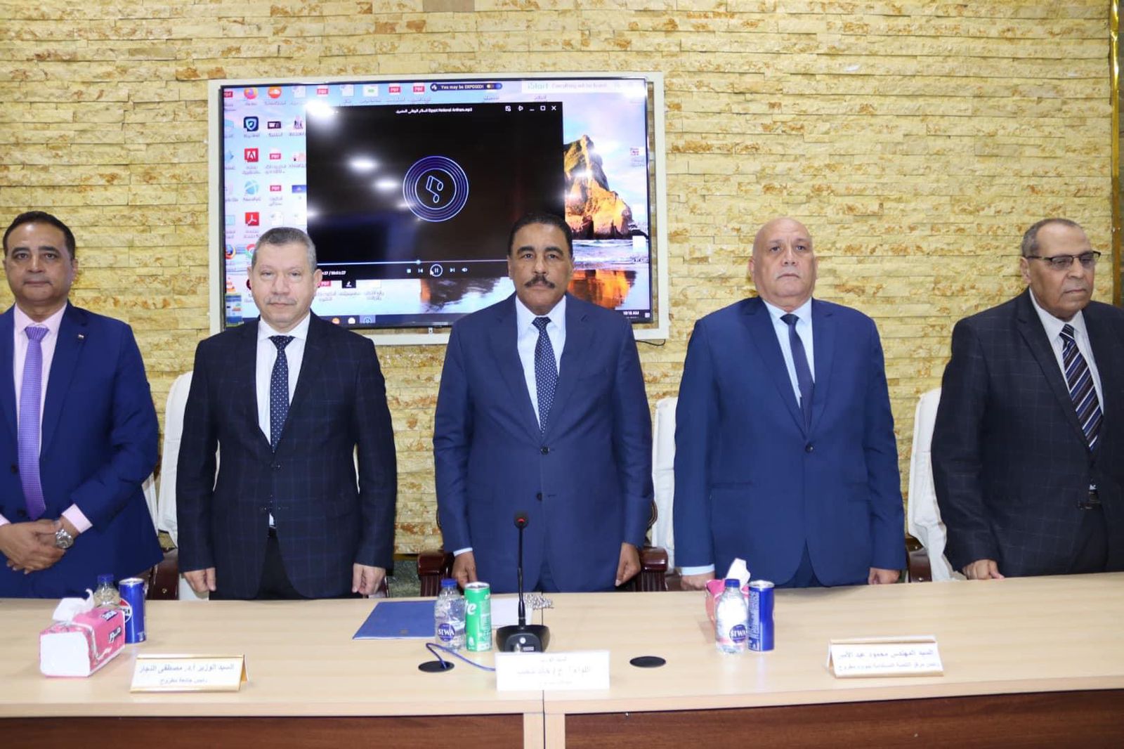 محافظ ورئيس جامعة مطروح يشهدان فعاليات مؤتمر “المؤثرات المستدامة .. الطاقة .. الغذاء .. المناخ”