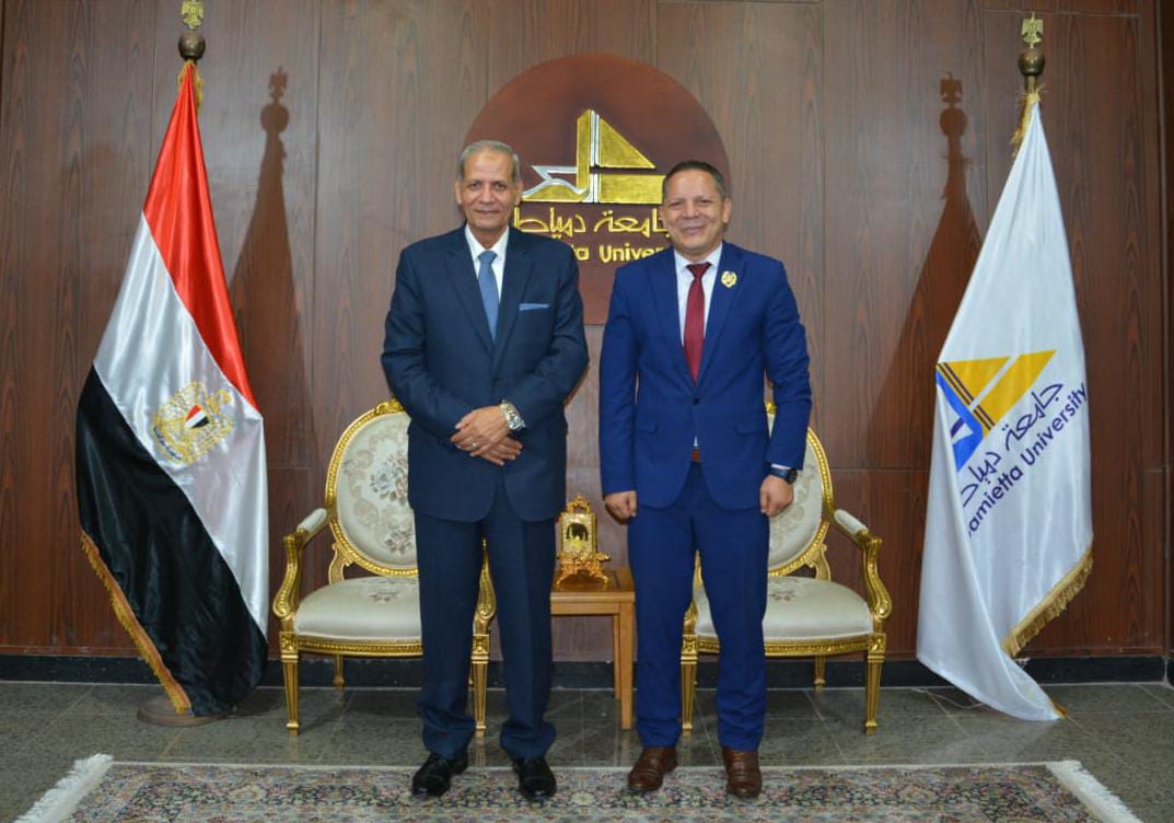 رئيس جامعة دمياط يستقبل الدكتور الهلالي الشربيني ويهنئ الجامعة بتحقيق المركز الرابع فى تصنيف تايمز العالمى للجامعات الناشئة 