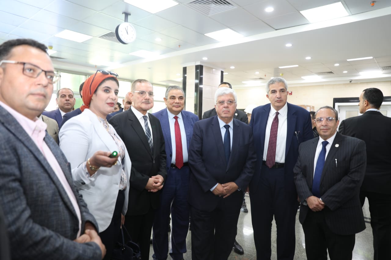 وزير التعليم العالي يتفقد الأعمال التنفيذية بمشروعات جامعة كفر الشيخ بتكلفة 3 مليار جنيه