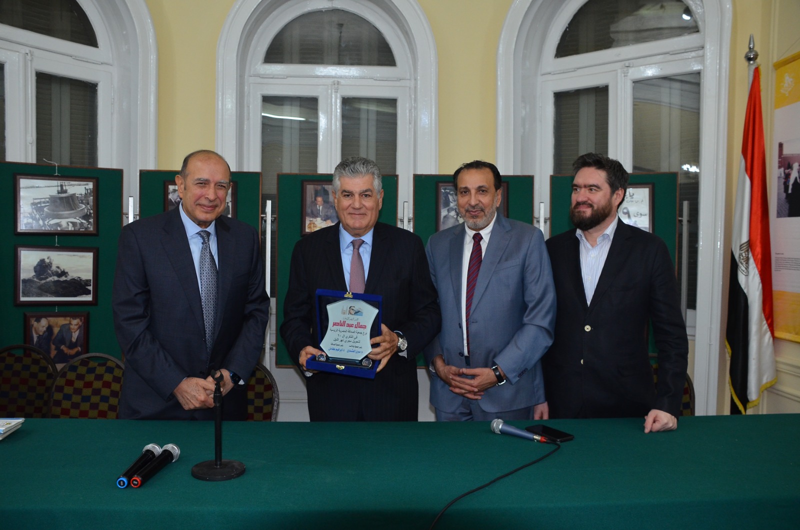 بناة السد يكرمون اسم الرئيس عبد الناصر 