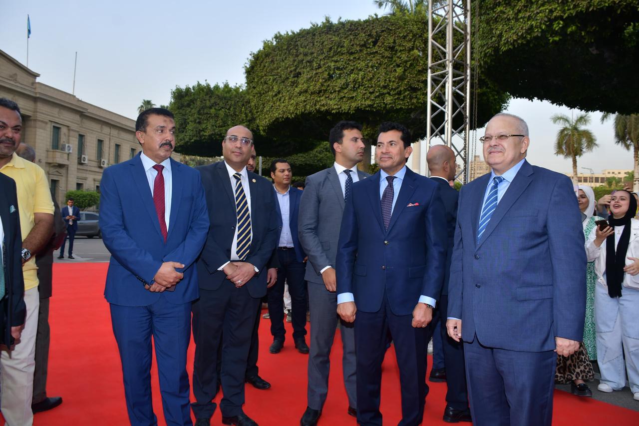 د. أشرف صبحى ود. الخشت ولفيف من رؤساء الجامعات والفنانين والإعلاميين:  جامعة القاهرة تحتضن ختام فعاليات مهرجان إبداع 12 للجامعات المصرية