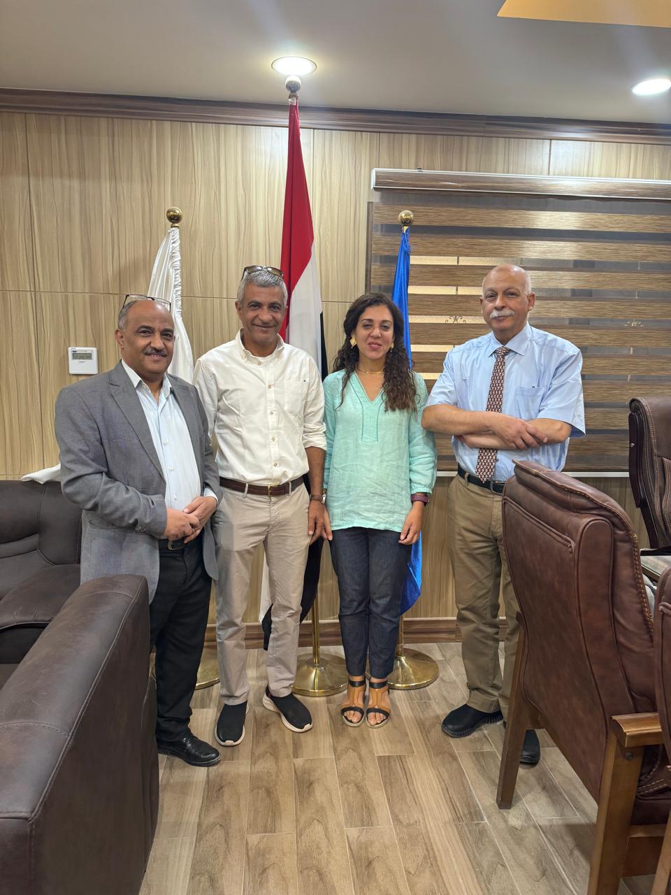 وزير الصحة السابق يزور كلية الطب جامعة أسوان