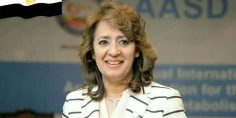 نصائح الدكتورة إيناس شلتوت لمرضى السكري من حجاج بيت الله الحرام