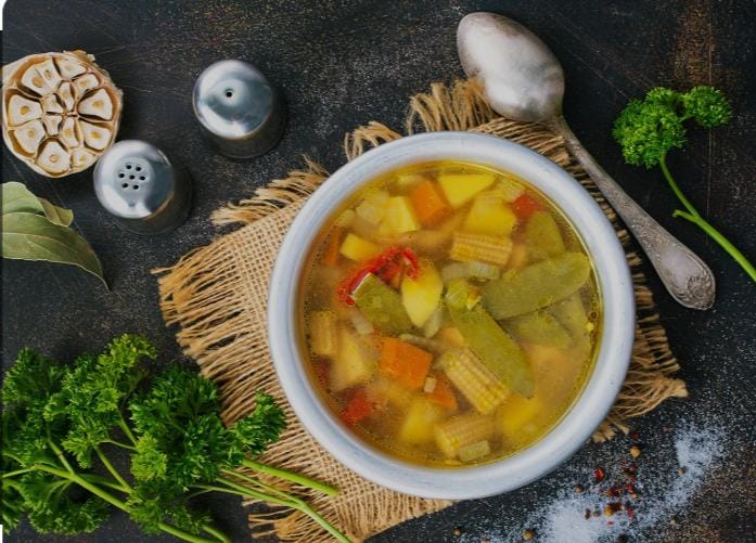 تناول شوربة الخضار يساعد على إنقاص الوزن