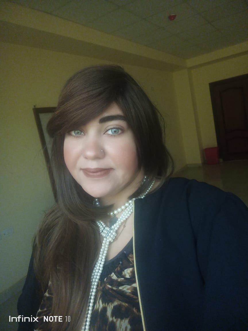 “والكُلُ أجمع على أرضِ مكة على حُبِ مِصر، والسِيسِى معهُم يطوف بِبيتُه طولاً وعرض” 