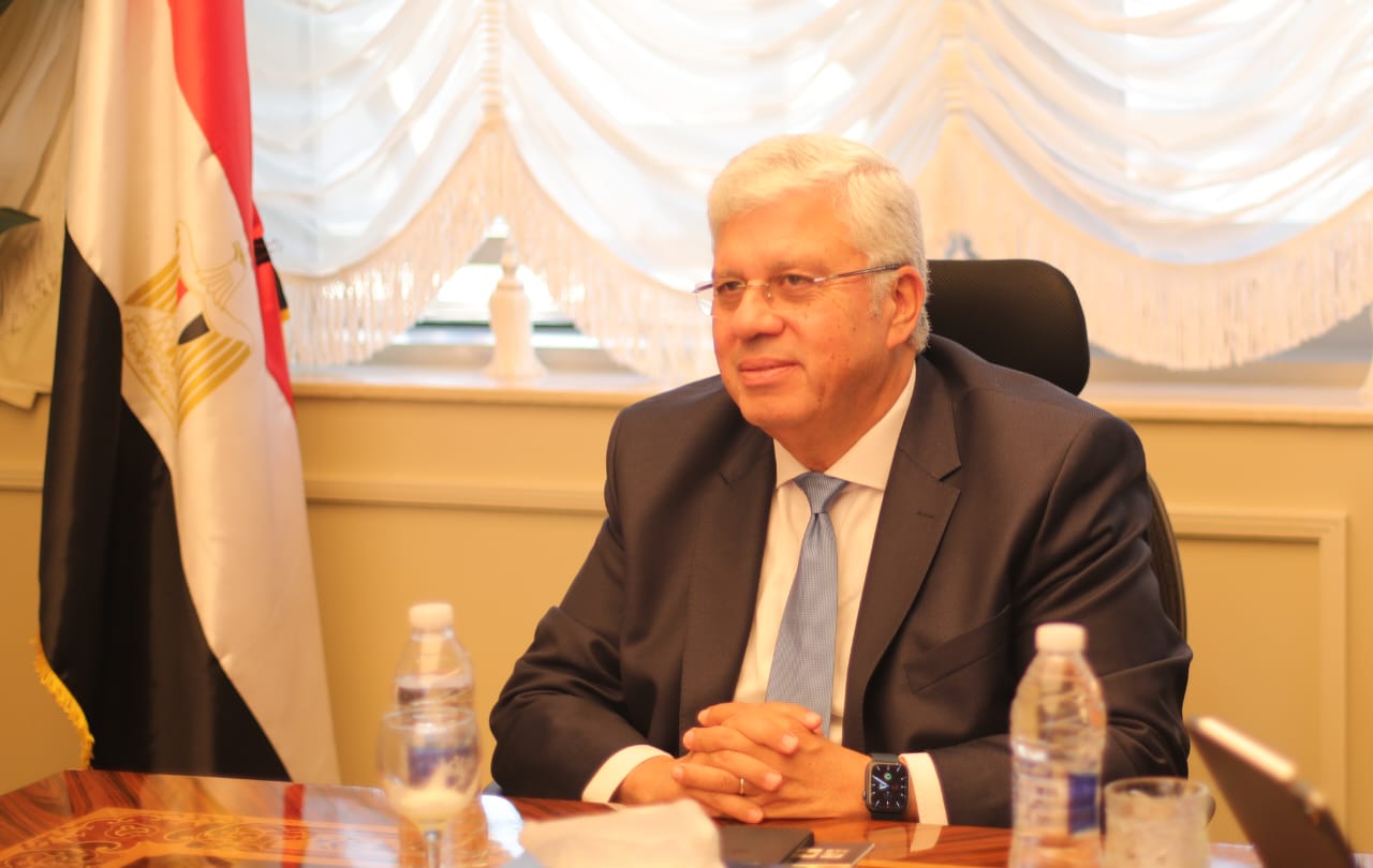 وزير التعليم العالي يوجه برفع درجة الاستعداد بالمستشفيات الجامعية خلال أجازة عيد الأضحى المُبارك