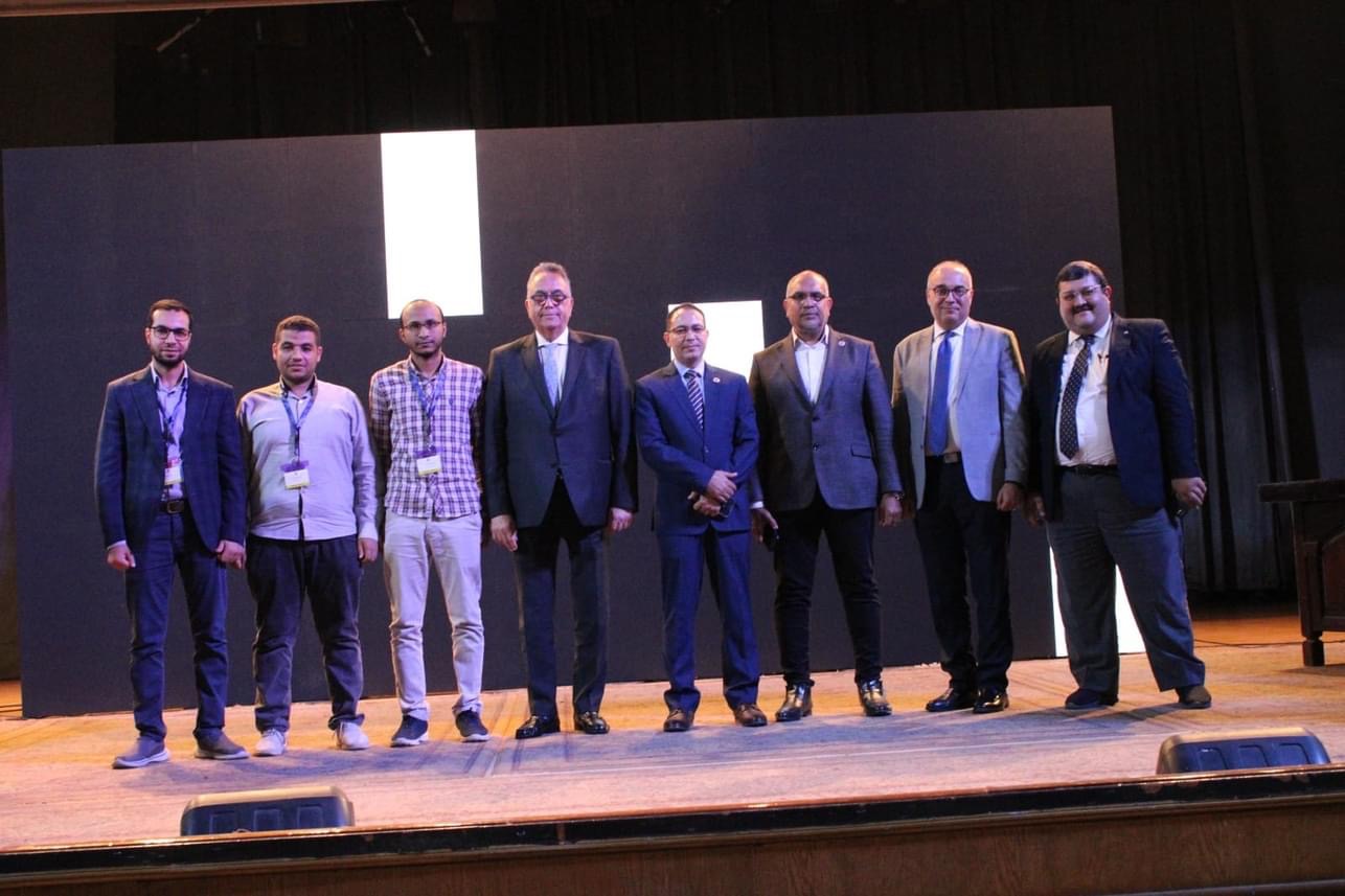 فوز قسم جراحة المسالك البولية بكلية الطب جامعة اسوان بالمركز الثانى بمسابقة الجمعية المصرية لجامعات صعيد مصر