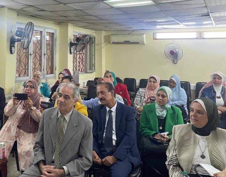 نائب رئيس جامعة أسوان لشئون التعليم والطلاب يشارك باجتماع تفعيل البورد العربي بنقابة التمريض بالقاهرة