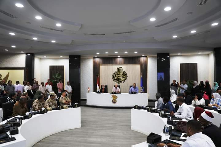 اللواء أشرف عطية يودع ممثلى عدد من قيادات المجتمع الأسوانى