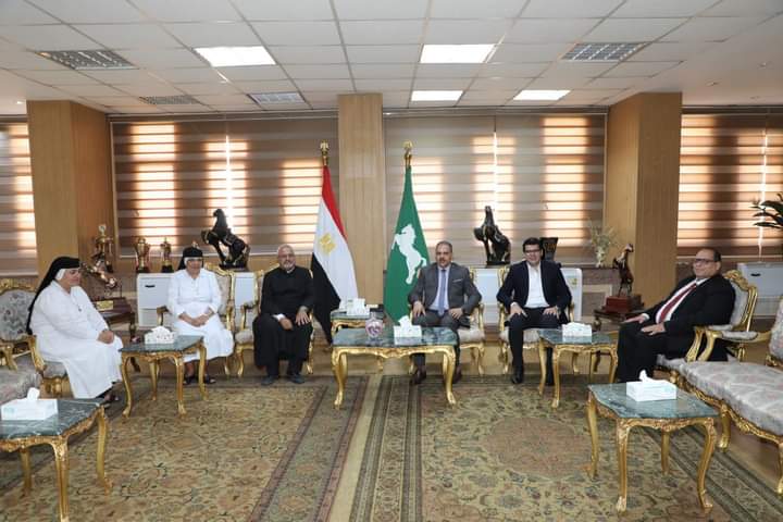 محافظ الشرقية نعمل جميعاً من أجل خدمة الوطن وتلبية إحتياجات المواطنين