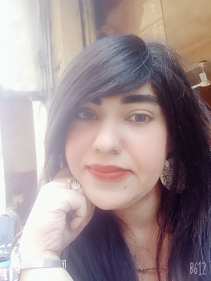 فمن تُنازِعُنى فيكَ، سأمضِى إليها مُحذِرة، وسوف أُنهِى المهزلة