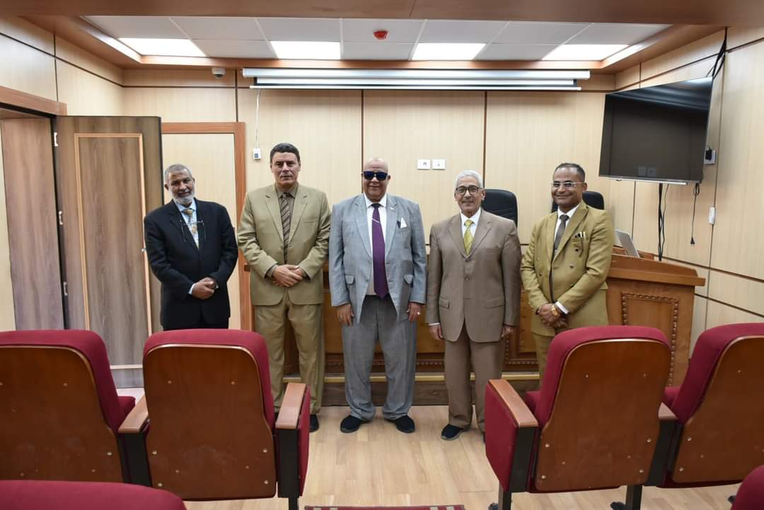 كلية علوم جامعة أسوان تشارك في لجان الاستماع لشغل وظيفة مدرس بقسم الكيمياء بعلوم الأقصر