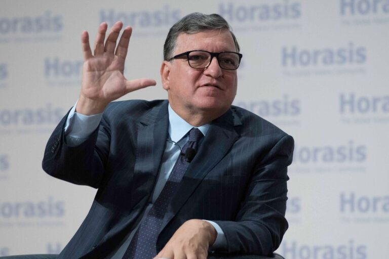 باروسو: ينبغي أن يكون الناس في صميم كل سياسة اقتصادية