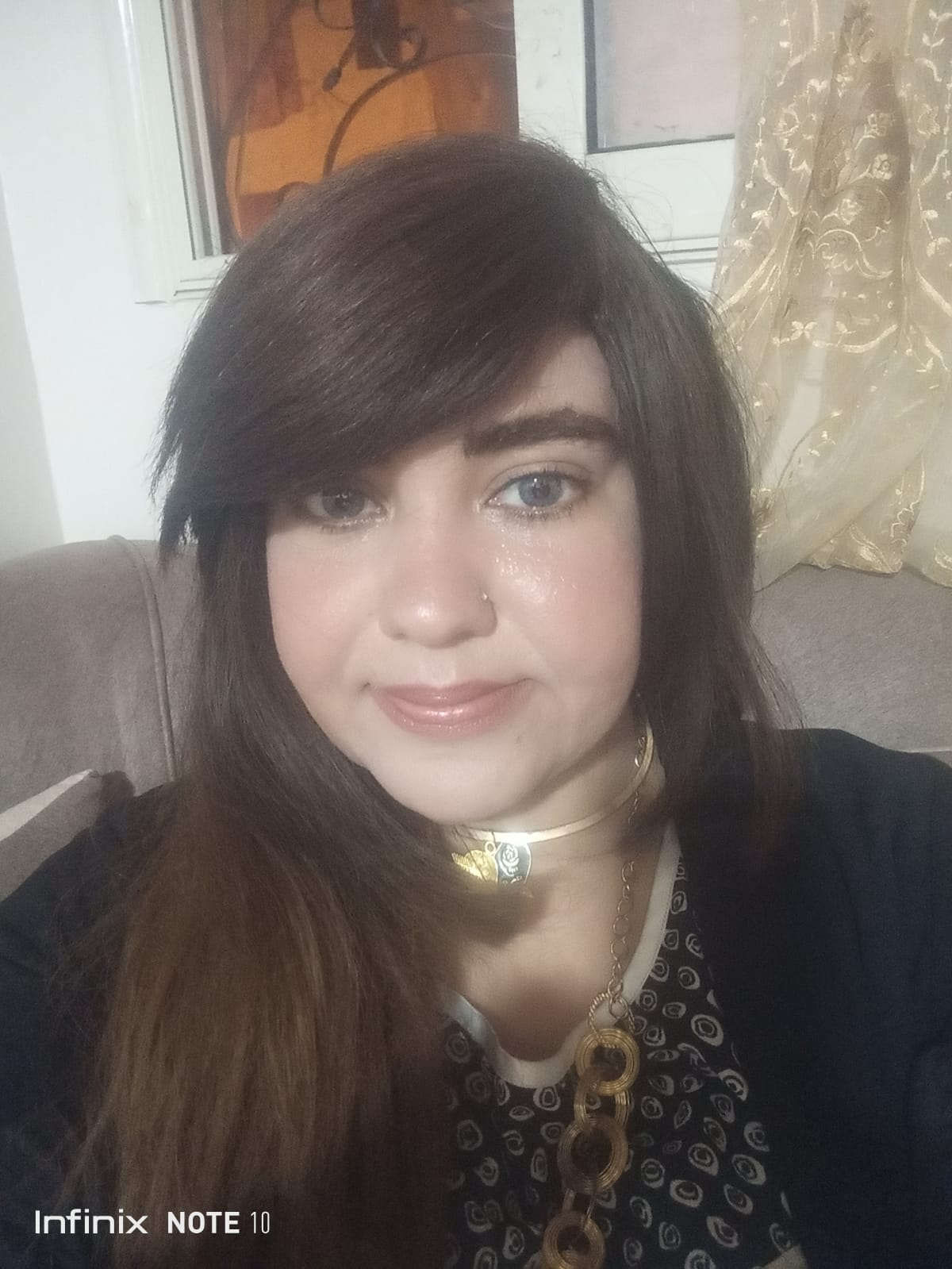 أنا لستُ إمرأةً رخِيصة تهتمُ ضعفاً لِما يُقال مِن خلفِ باب بِكُلِ خُبثٍ، لكِننِى مرأة حُرة آخُذ بِثأرِى فِى إعتِناء وبِكُلِ يُسرٍ