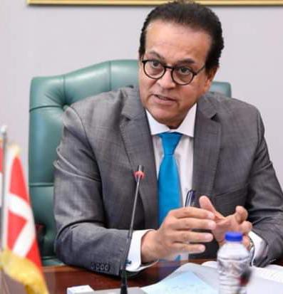 الدكتور خالد عبدالغفار يعتمد حركة قيادات وزارة الصحة والسكان