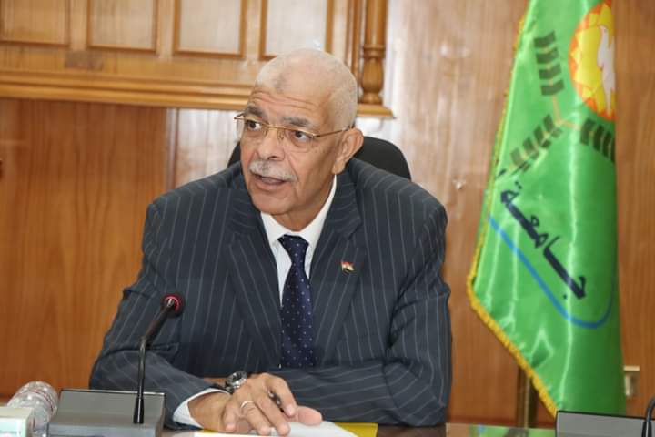 رئيس جامعة المنوفية يراس إجتماع اللجنة العليا للحاسبات والمعلومات بالجامعة