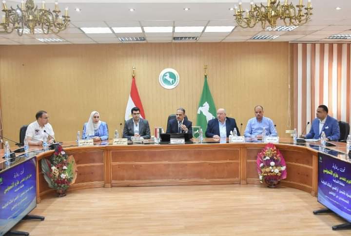 محافظ الشرقية يسلم 29 عقداً جديداً لتقنين أوضاع أراضي أملاك الدولة بمراكز ومدن المحافظة