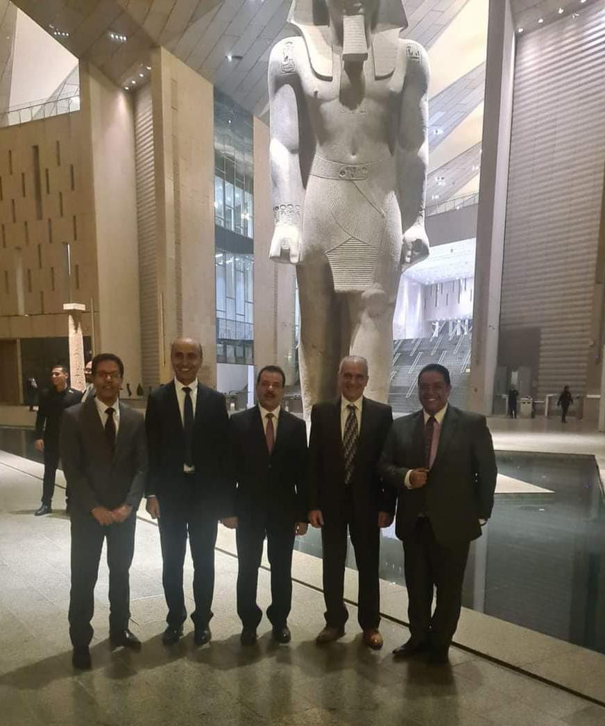 القائم بأعمال رئيس جامعة أسوان يشهد حفل تخرج الدفعة الأولى من خريجي الجامعات الأهلية المصرية 2024