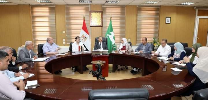 محافظ الشرقية يعقد إجتماعاً لدفع عجلة العمل بملف التصالح في بعض مخالفات البناء