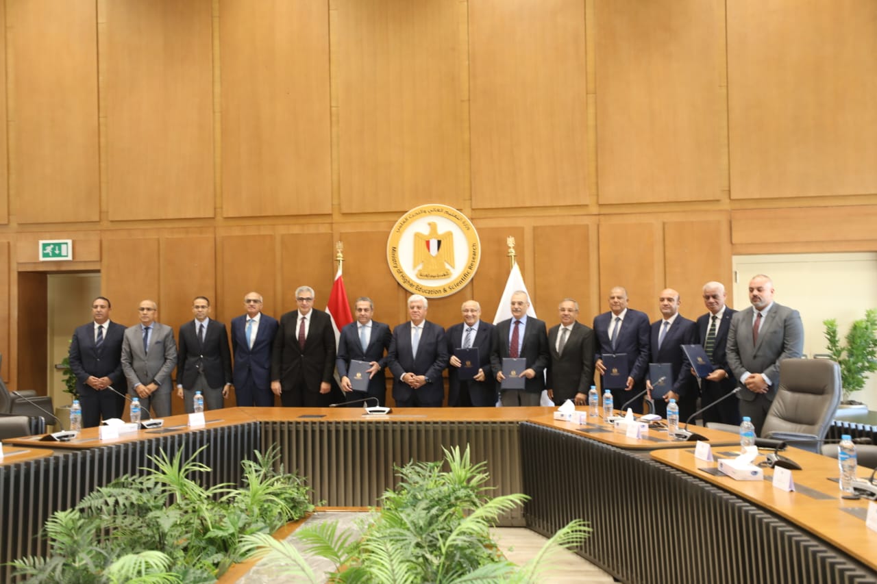 وزير التعليم العالي يَشهد توقيع مُذكرة تفاهم مع شركة العاصمة الإدارية للتنمية العُمرانية لتقديم 100 منحة دراسية لمُتفوقي الثانوية العامة