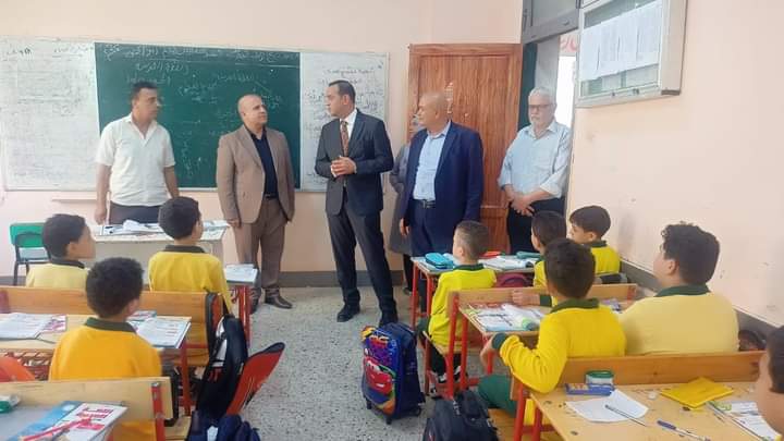 نائب وزير التربية والتعليم ووكيل أول تعليم الشرقية يتفقدان انتظام سير الدراسة في عدد من مدارس المحافظه