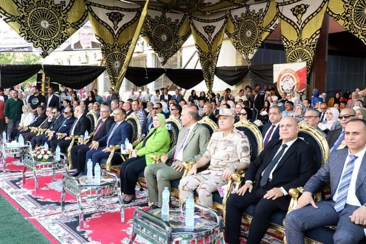 محافظ الشرقية ورئيس جامعة الزقازيق يشهدان إحتفالية الجامعة بالعام الجامعي الجديد 2024 / 2025