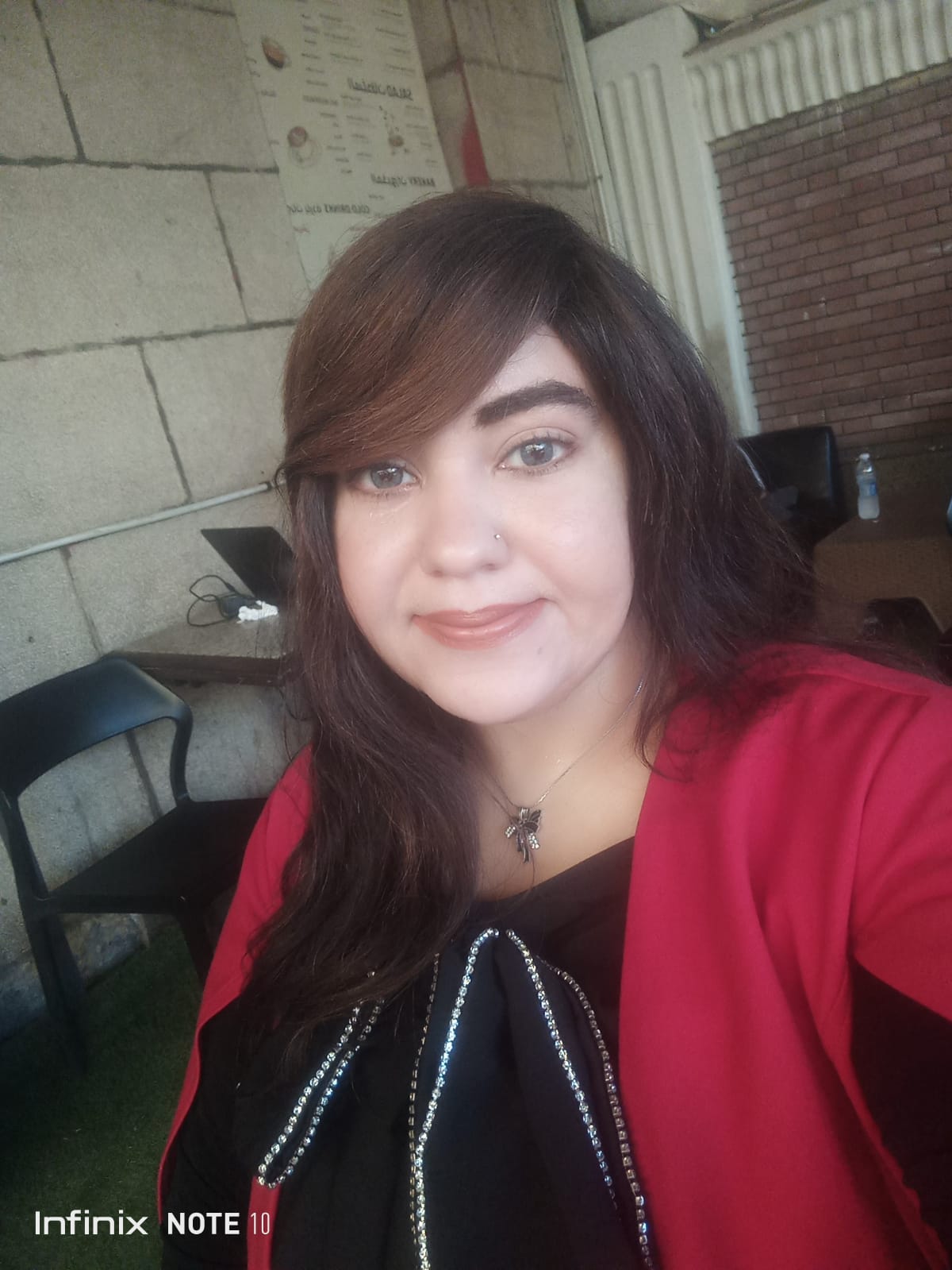 قد كُتِمَ صوتِى لما سُألتُ عن إسمِ حُبِى، فوقفتُ بُرهة لا أقوى أنطُق أو أبُوح