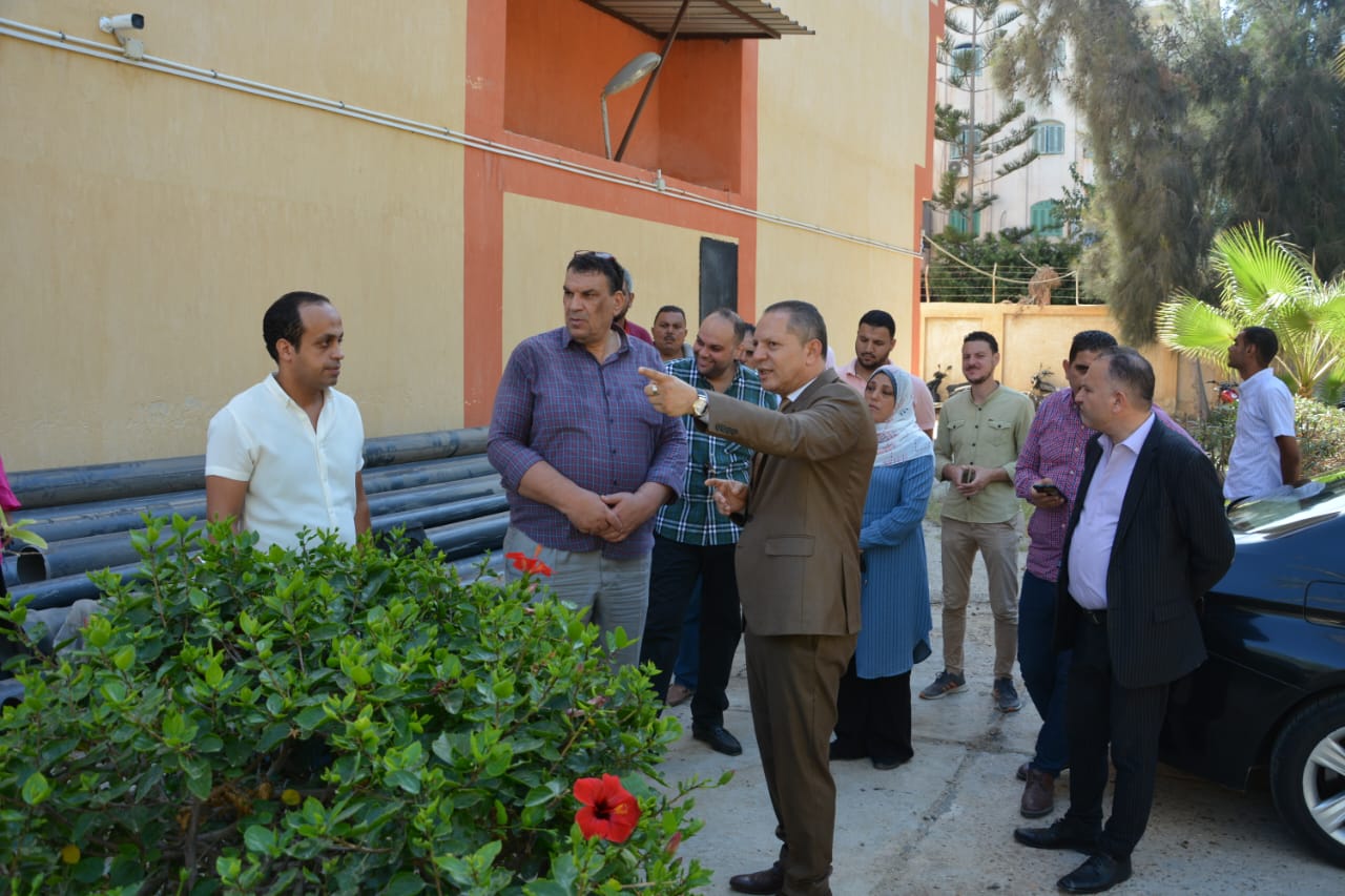الدكتور حمدان ربيع رئيس جامعة دمياط يتفقد المراحل النهائية لصيانة وترميم المدن الجامعية