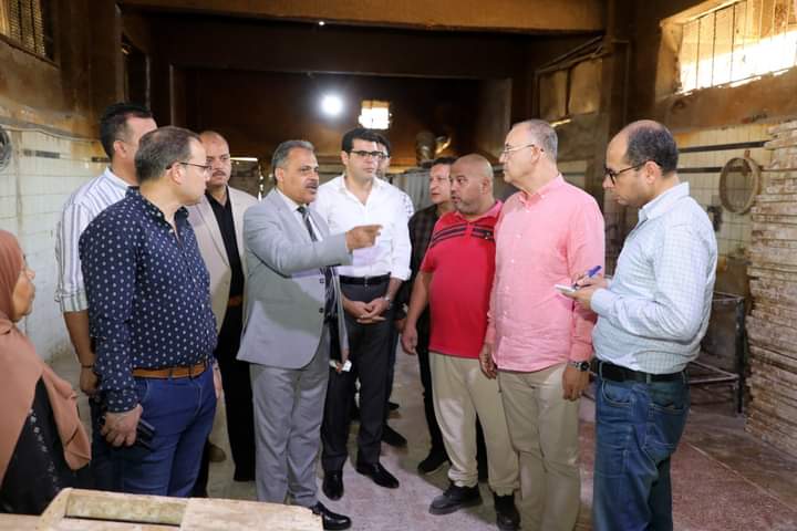 محافظ الشرقية يتفقد مشروع المخابز الآلية ونصف الآلية بمدينة الزقازيق