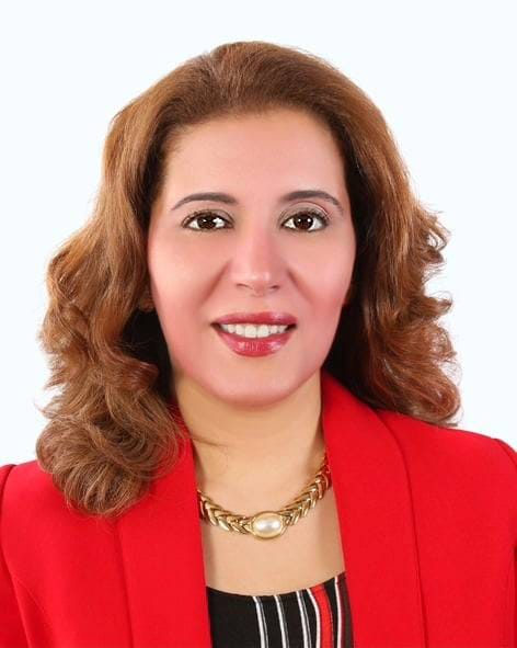 رئيس تحرير مجلة الاتحاد تحصل على جائزة الابتكار في المجال الرقمي والتكنولوجى