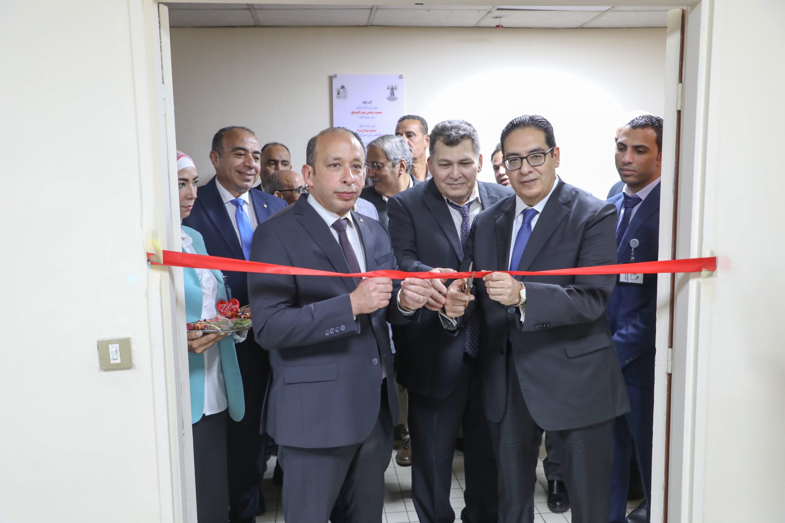 رئيس جامعة القاهرة يفتتح عددا من مشروعات التطوير بمستشفى الفرنساوي لتحسين مستوى الخدمات الطبية والعلاجية وفق الأكواد العالمية